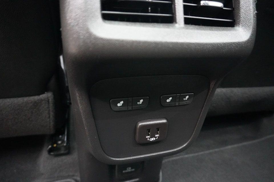 used 2023 Chevrolet Equinox car, priced at $27,663