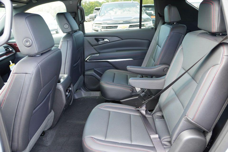 new 2026 Chevrolet Traverse car, priced at $50,566