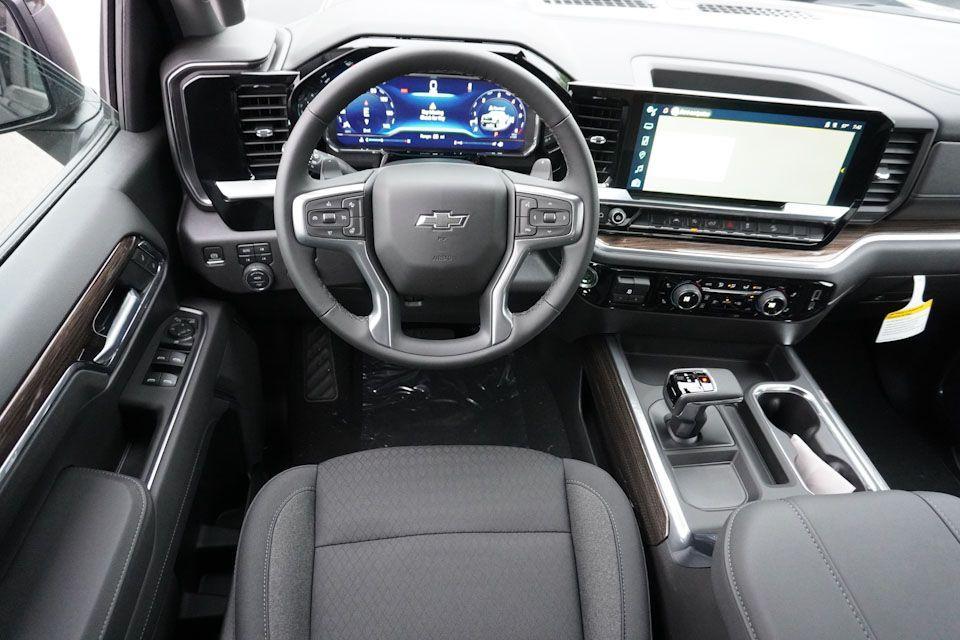 new 2025 Chevrolet Silverado 1500 car, priced at $52,640
