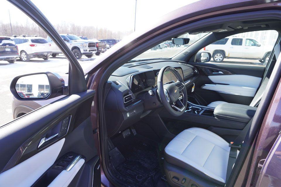 new 2025 Chevrolet Traverse car, priced at $56,394