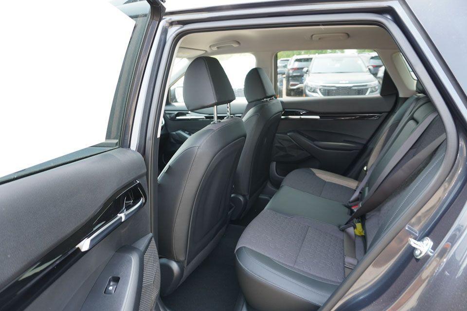 new 2025 Kia Seltos car, priced at $26,154