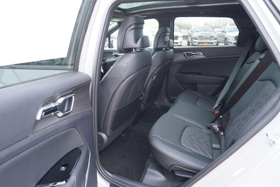 new 2025 Kia Sportage car, priced at $35,725