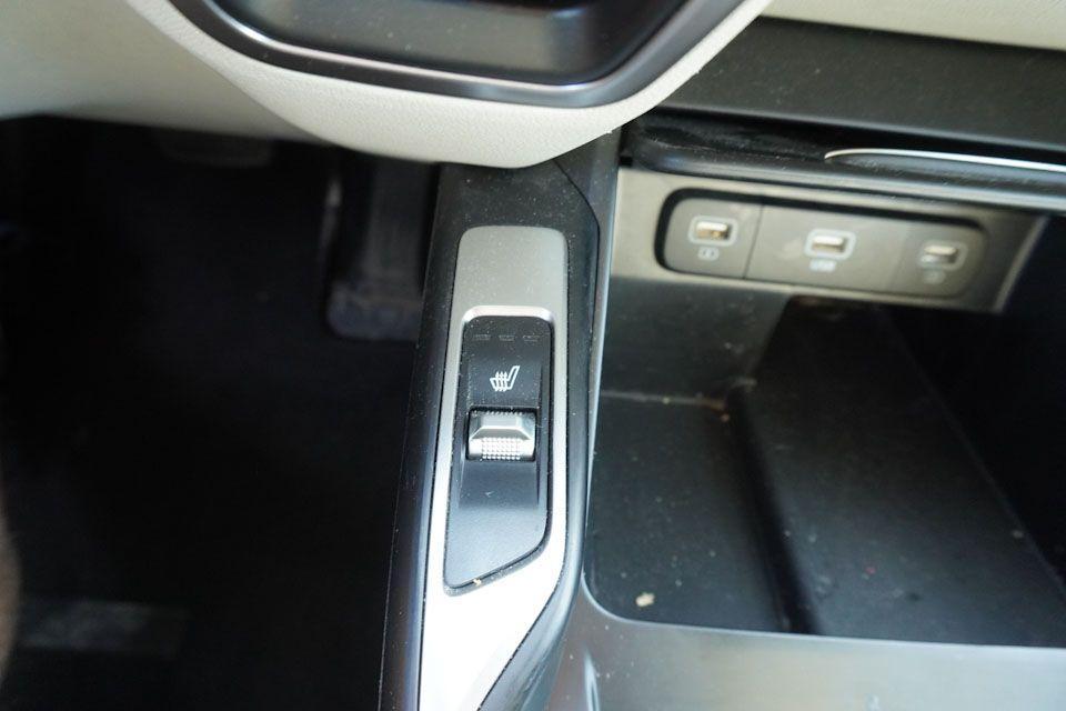 used 2022 Kia Sorento car, priced at $29,897