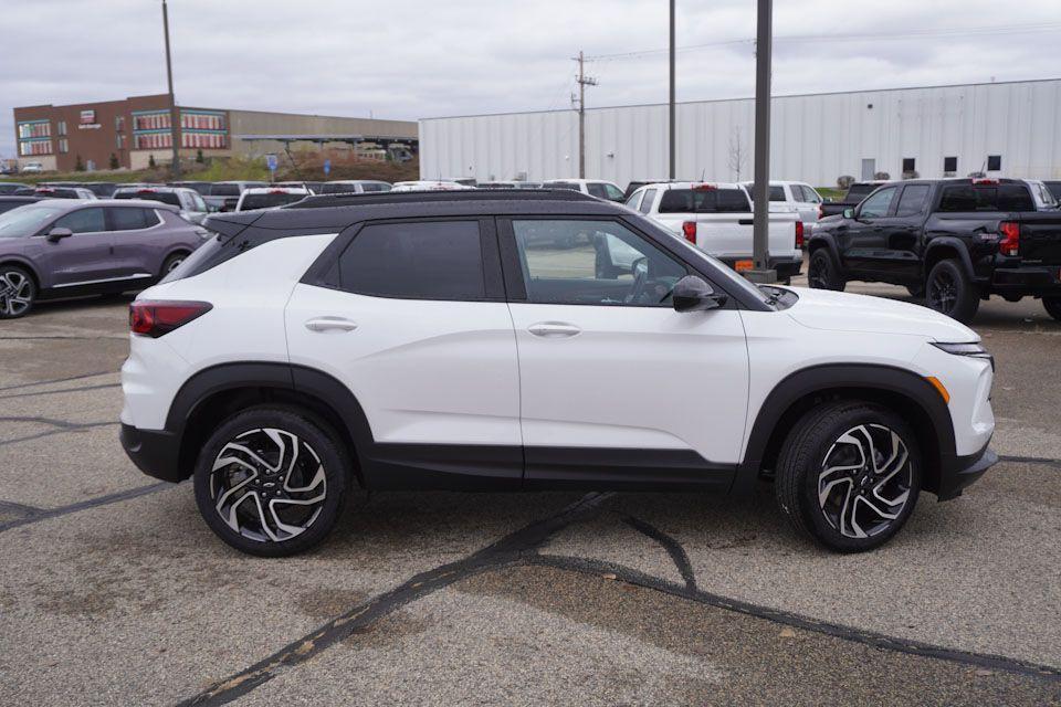 new 2025 Chevrolet TrailBlazer car, priced at $31,628