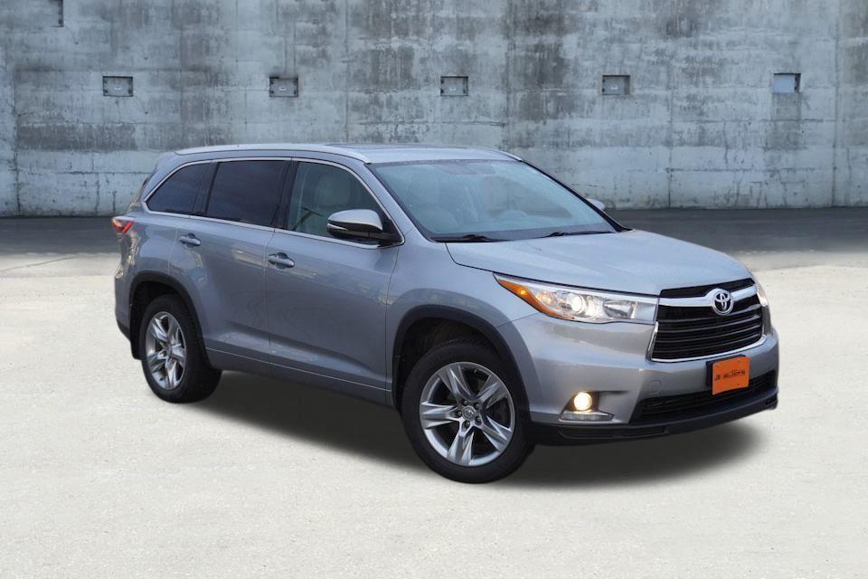 used 2015 Toyota Highlander car, priced at $21,724