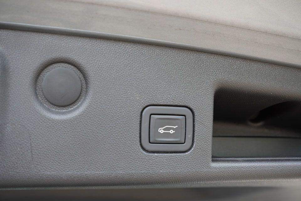 used 2023 Chevrolet Equinox car, priced at $23,987