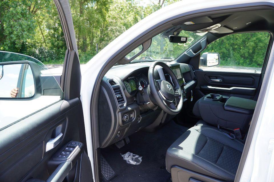 new 2025 Ram 1500 car, priced at $47,555