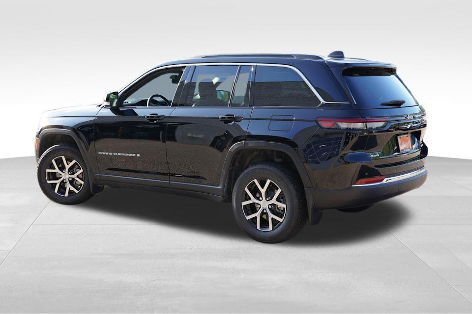 used 2025 Jeep Grand Cherokee car, priced at $38,520
