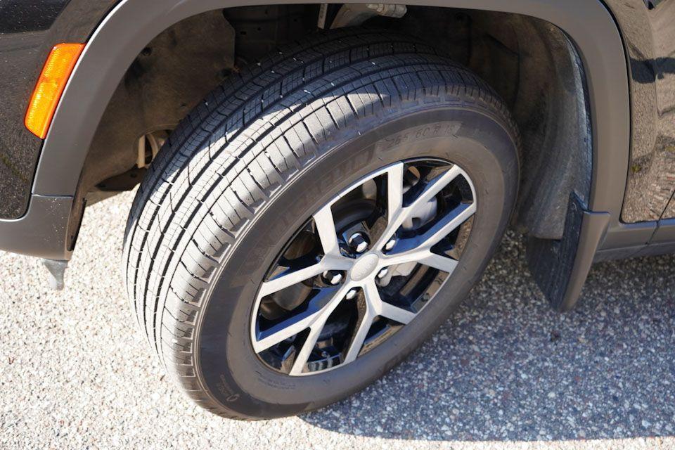 used 2025 Jeep Grand Cherokee car, priced at $38,520