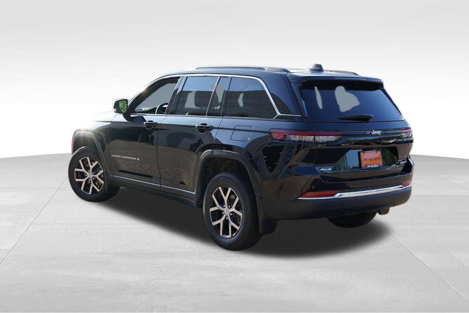 used 2025 Jeep Grand Cherokee car, priced at $38,520
