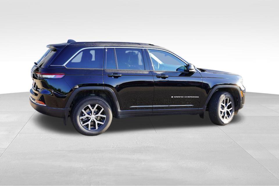 used 2025 Jeep Grand Cherokee car, priced at $38,520