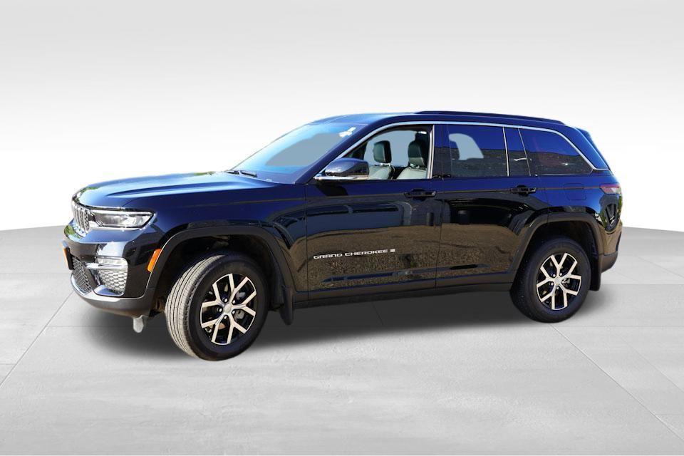 used 2025 Jeep Grand Cherokee car, priced at $38,520