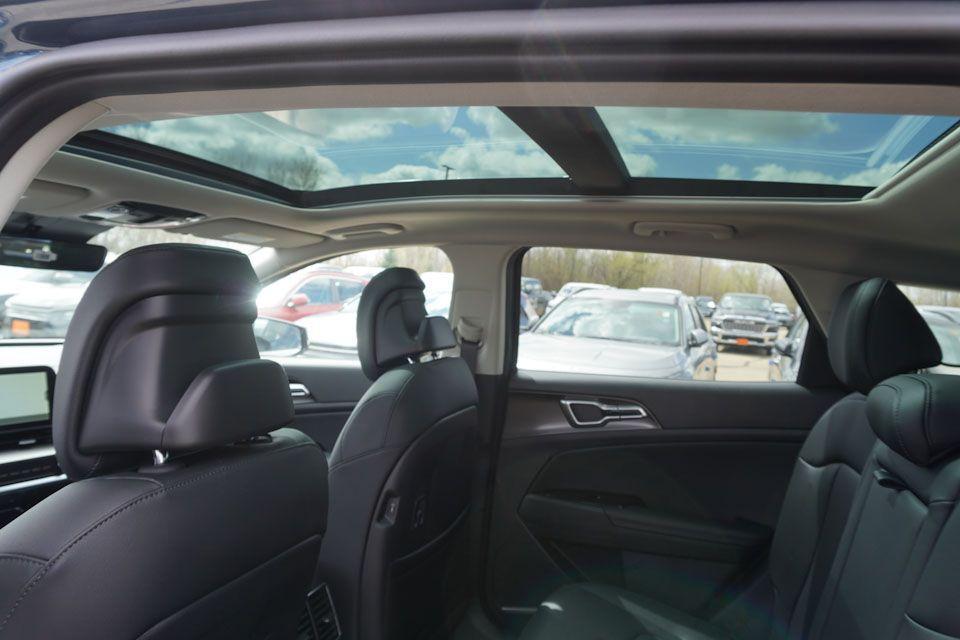 new 2025 Kia Sportage Hybrid car, priced at $33,753
