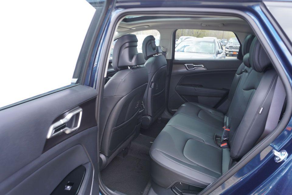 new 2025 Kia Sportage Hybrid car, priced at $33,753