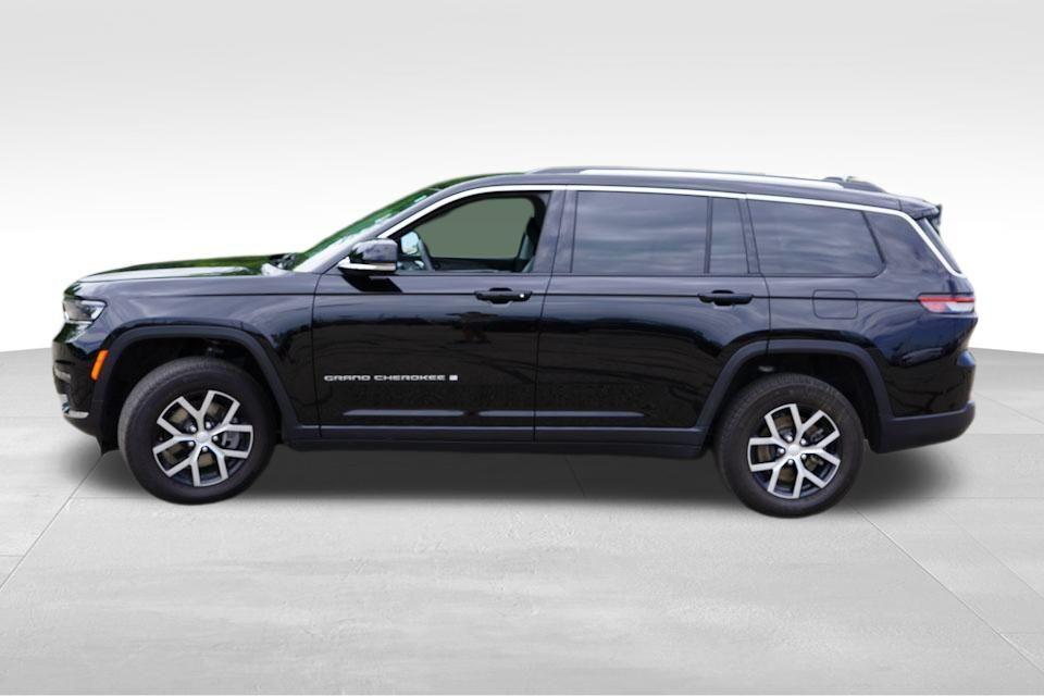 used 2023 Jeep Grand Cherokee L car, priced at $35,423