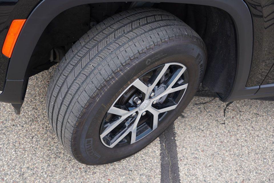 used 2023 Jeep Grand Cherokee L car, priced at $35,423