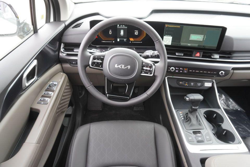 new 2025 Kia Carnival car, priced at $37,800