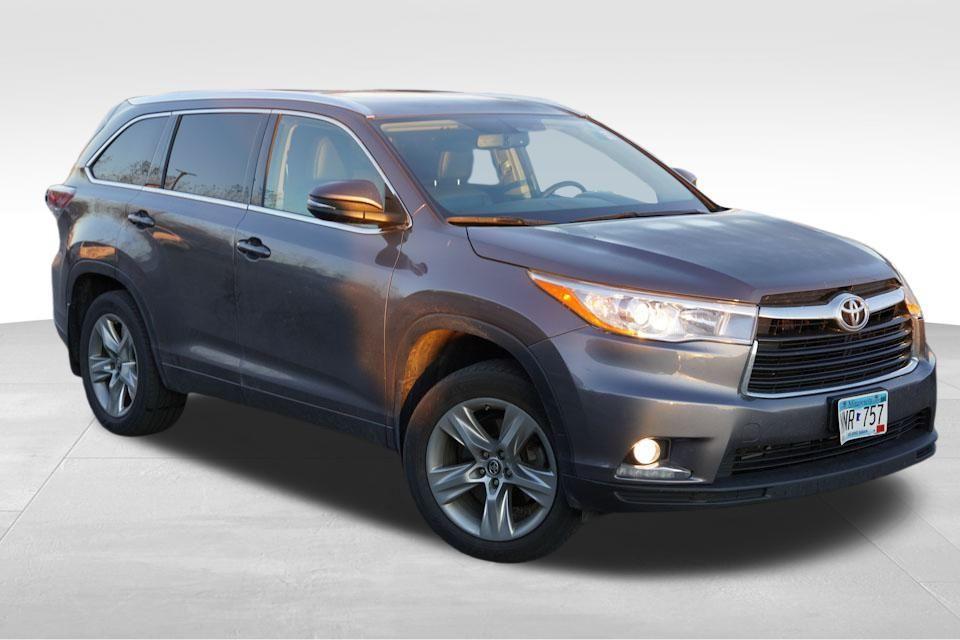 used 2016 Toyota Highlander car, priced at $22,667