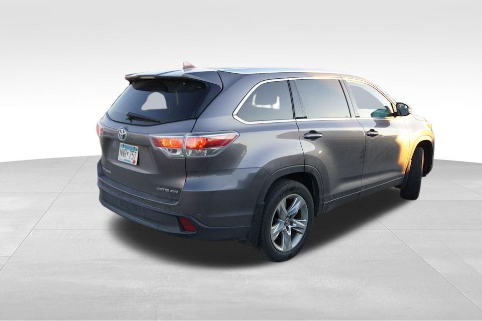 used 2016 Toyota Highlander car, priced at $22,667