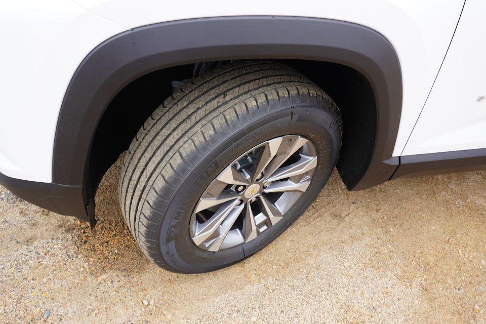 new 2026 Chevrolet Equinox car, priced at $30,745