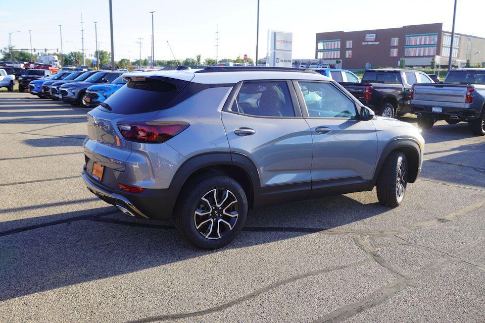 new 2025 Chevrolet TrailBlazer car, priced at $28,390