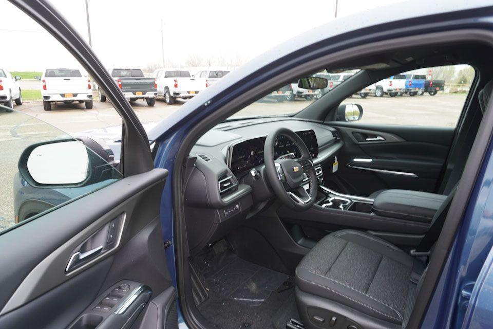 new 2025 Chevrolet Traverse car, priced at $42,000