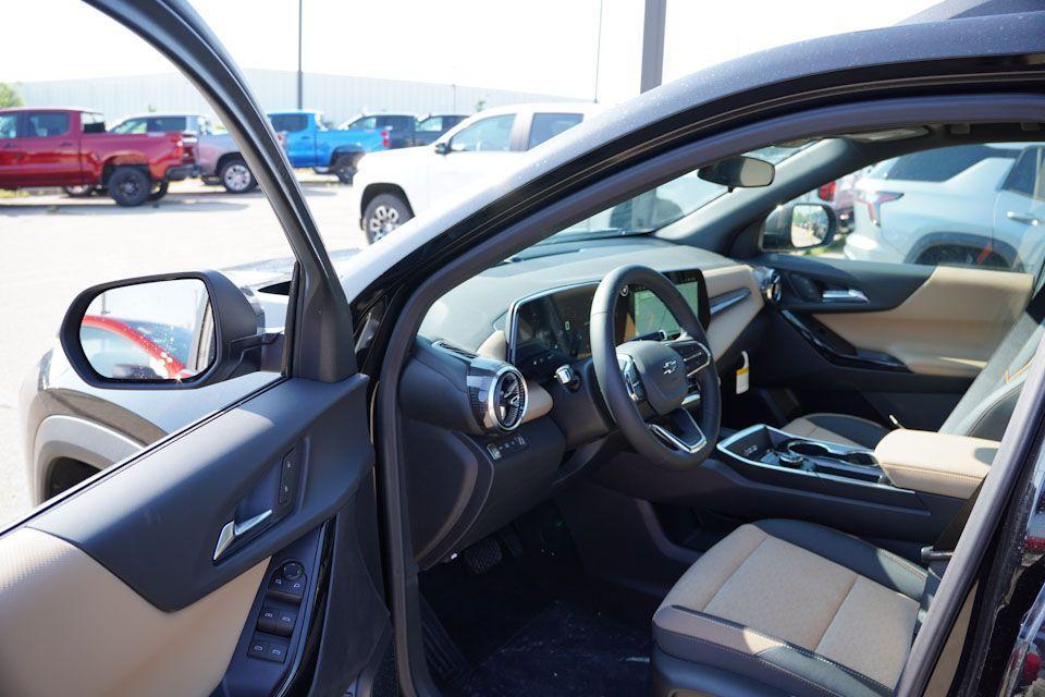 new 2026 Chevrolet Equinox car, priced at $32,895