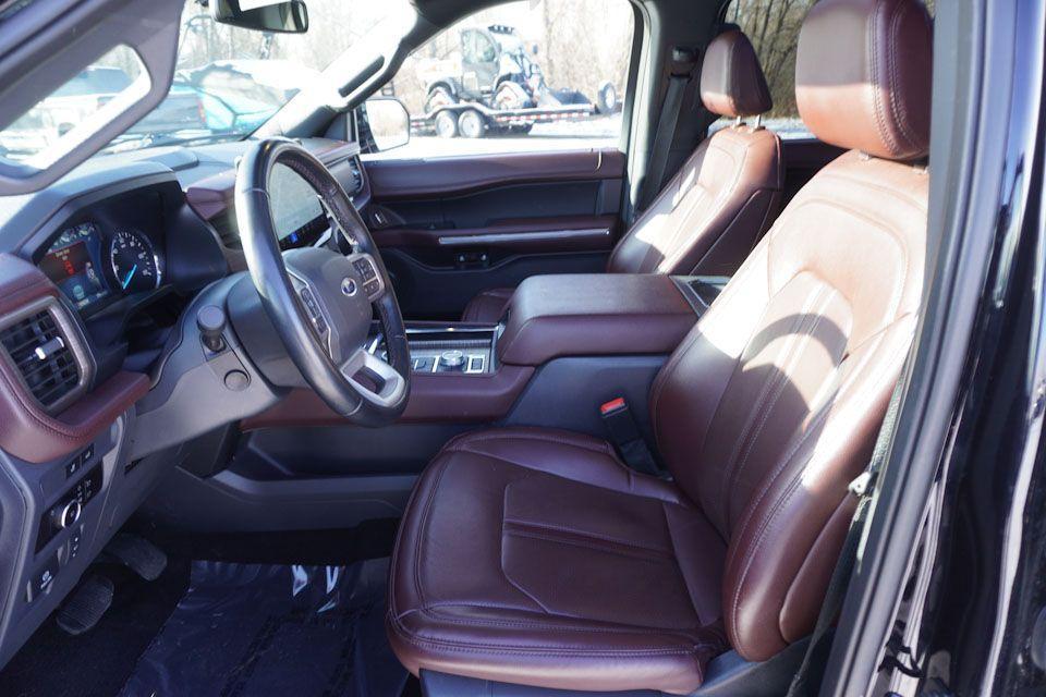 used 2023 Ford Expedition car, priced at $44,996