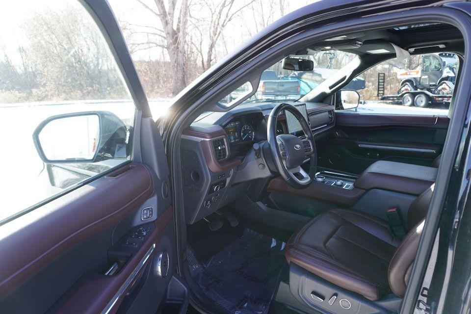 used 2023 Ford Expedition car, priced at $44,996