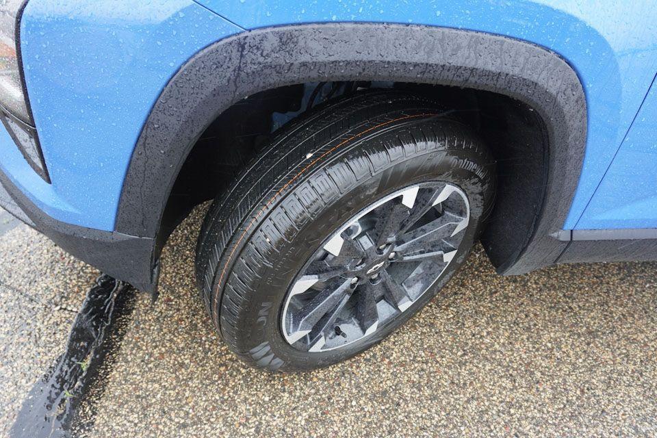 new 2026 Chevrolet Equinox car, priced at $35,645