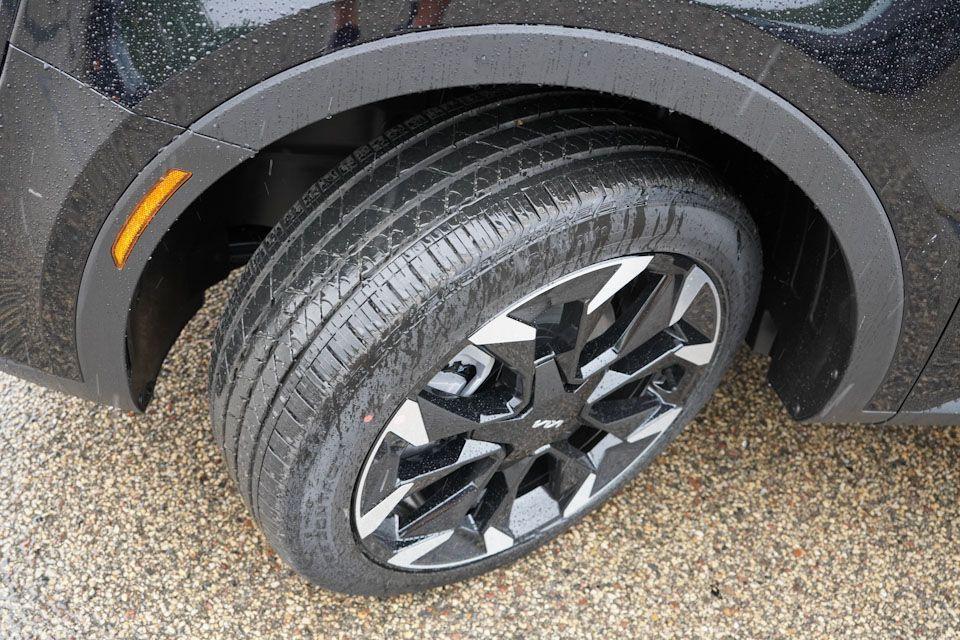 new 2026 Kia Sorento car, priced at $36,033