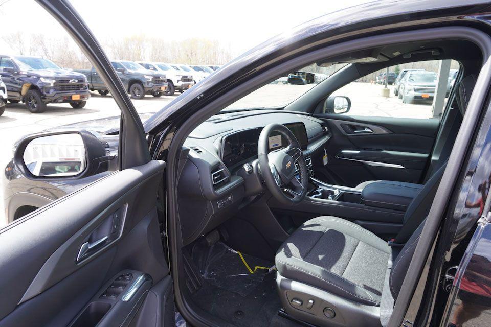 new 2025 Chevrolet Traverse car, priced at $42,749