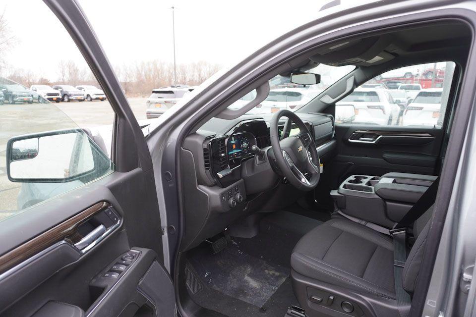 new 2025 Chevrolet Silverado 1500 car, priced at $45,895