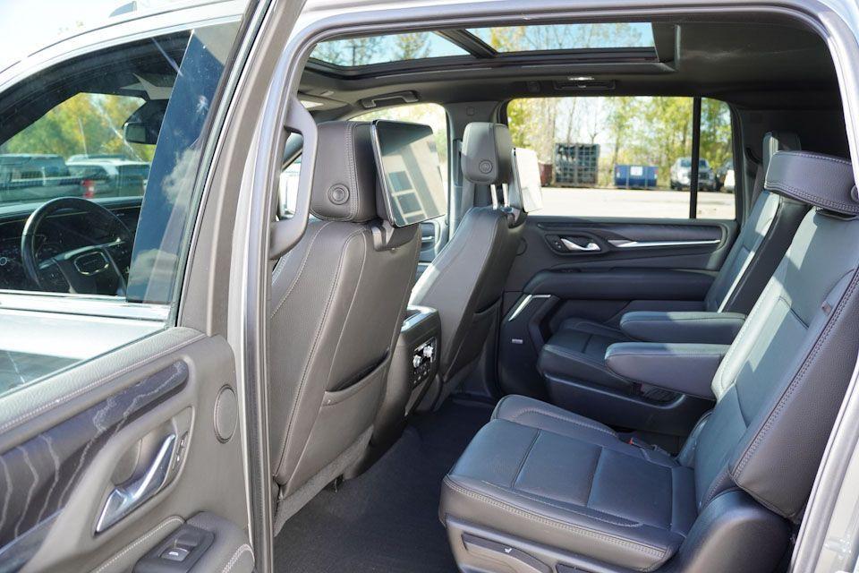 used 2021 GMC Yukon XL car, priced at $53,663