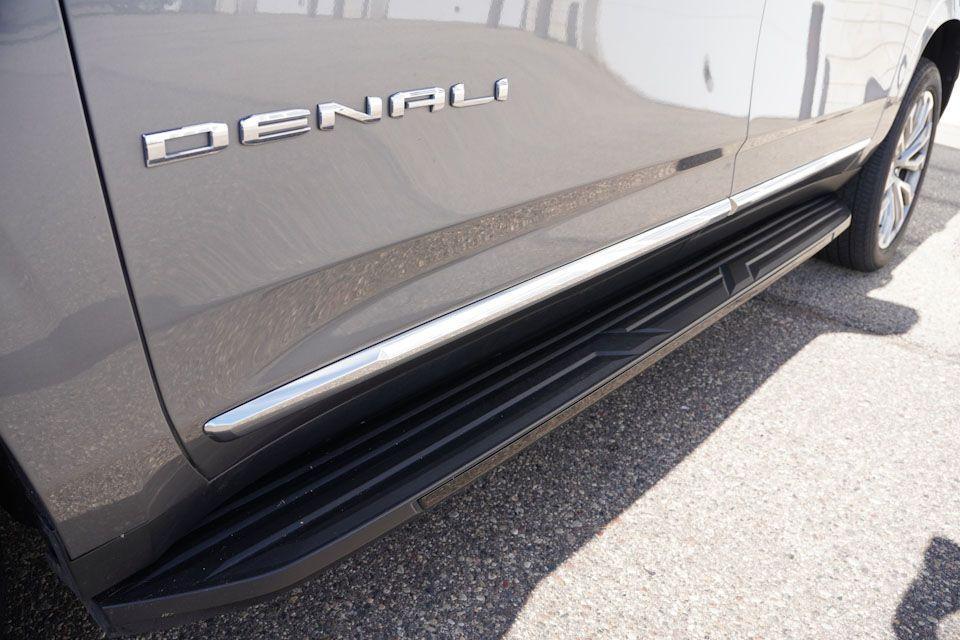 used 2021 GMC Yukon XL car, priced at $53,663