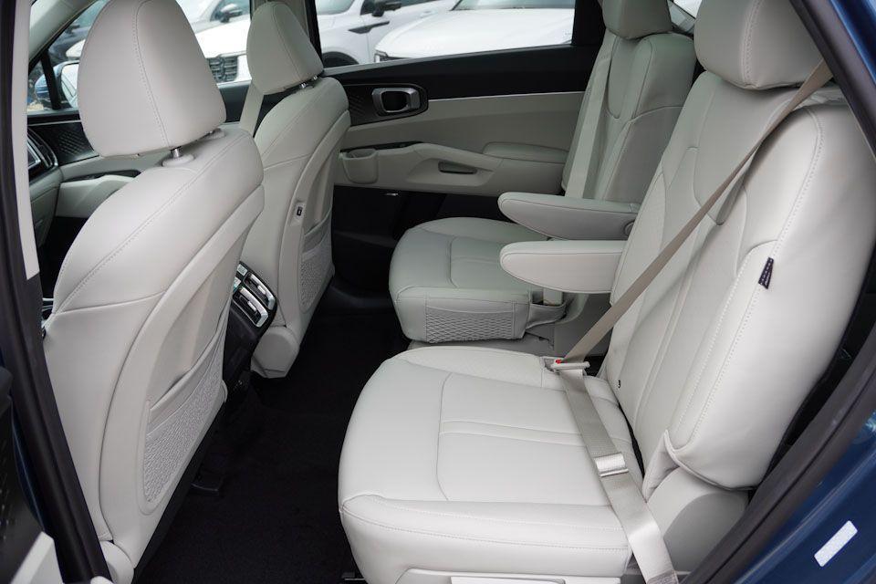 new 2026 Kia Sorento Hybrid car, priced at $41,781