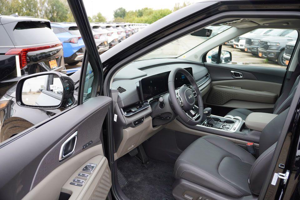 new 2026 Kia Carnival car, priced at $43,621