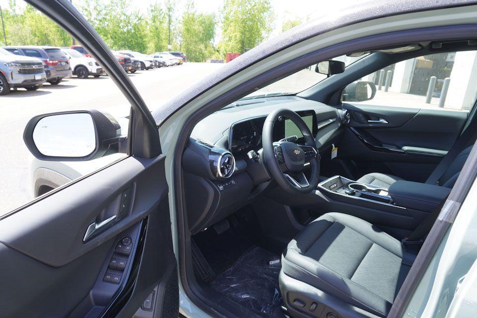 new 2026 Chevrolet Equinox car, priced at $32,903