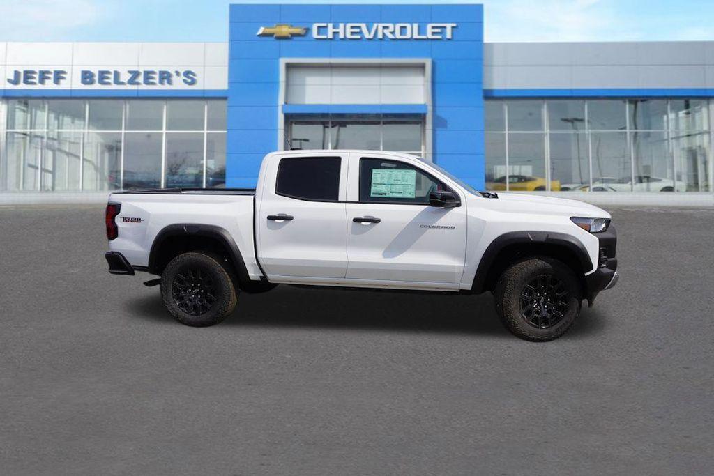 new 2024 Chevrolet Colorado car, priced at $38,595