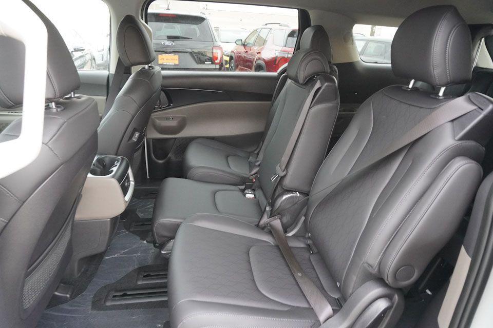 new 2025 Kia Carnival car, priced at $37,699