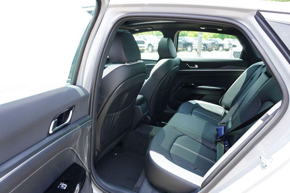 new 2025 Kia K5 car, priced at $30,162