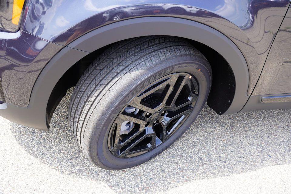 new 2025 Kia Telluride car, priced at $49,636