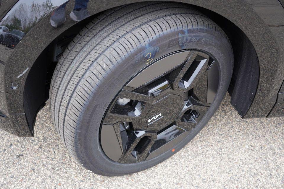 new 2026 Kia EV9 car, priced at $59,624