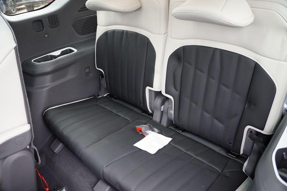 new 2026 Kia EV9 car, priced at $59,624