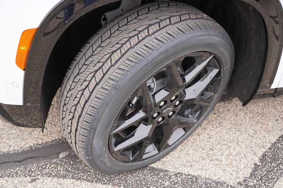 new 2026 Chevrolet Traverse car, priced at $58,925