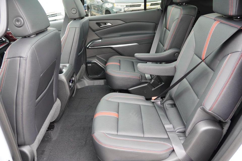 new 2026 Chevrolet Traverse car, priced at $58,925