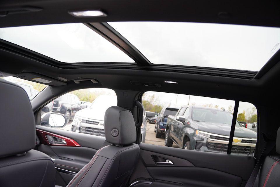 new 2026 Chevrolet Traverse car, priced at $58,925