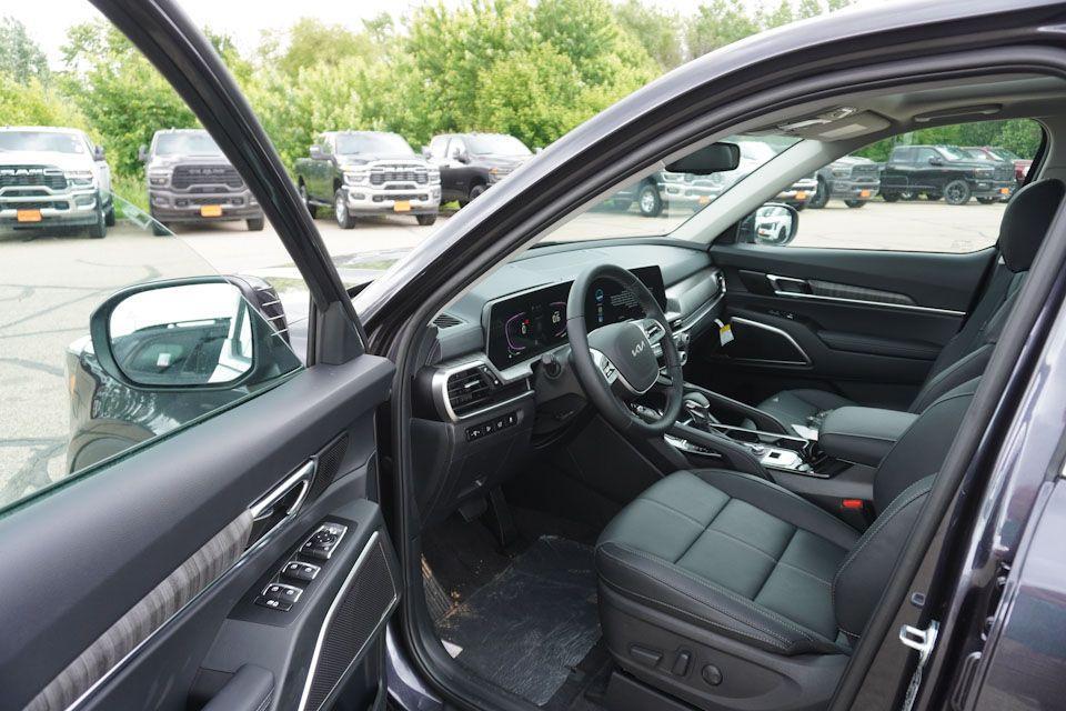 new 2025 Kia Telluride car, priced at $41,827