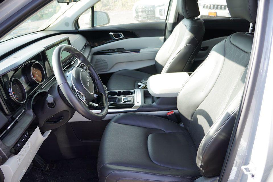 used 2024 Kia Carnival car, priced at $38,538