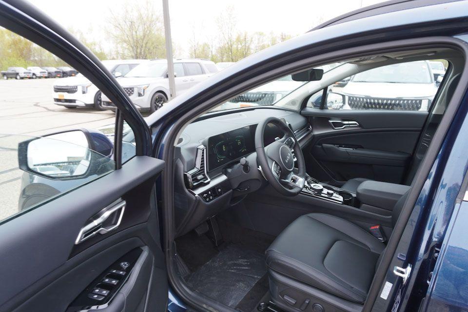 new 2025 Kia Sportage Hybrid car, priced at $32,666